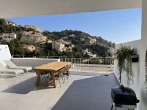 Terrace with views on the hill